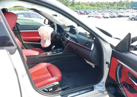 2017 BMW 330 xDrive из США, поврежденный, VIN WBA8Z9C59HG453117